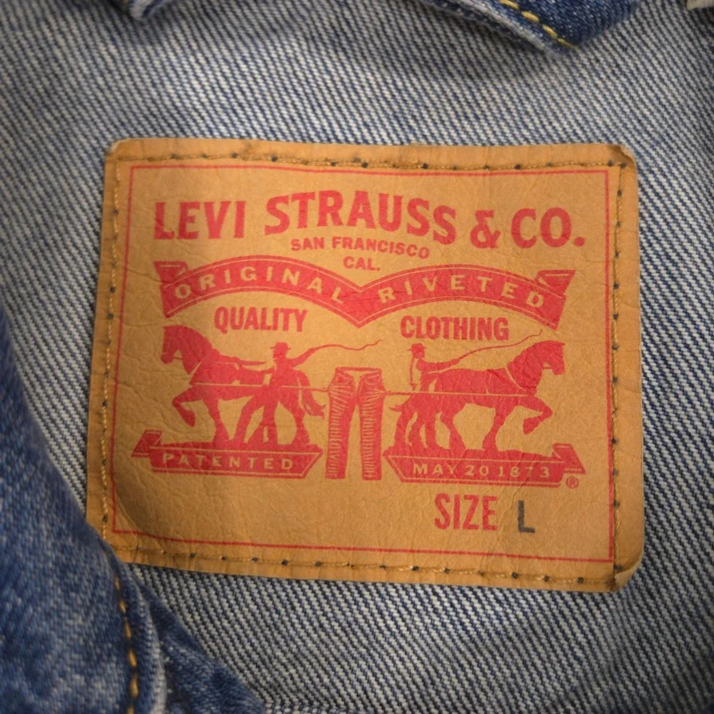 Levis‎ Trucker Jacket Mens L Blue Fort Mason Camo Patch Back Medium Wash Denim